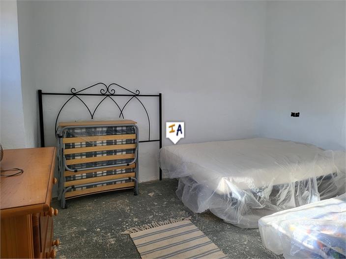 Villa for Sale in Montefrío