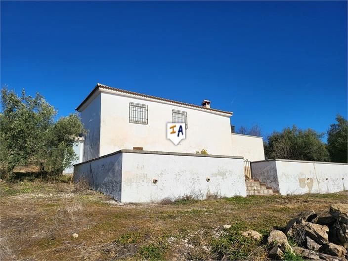 Villa for Sale in Montefrío