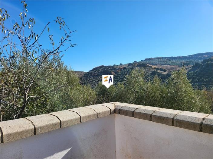 Villa for Sale in Montefrío