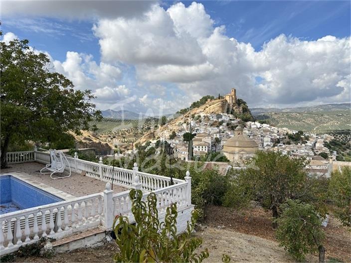 Villa en Venta en Montefrío