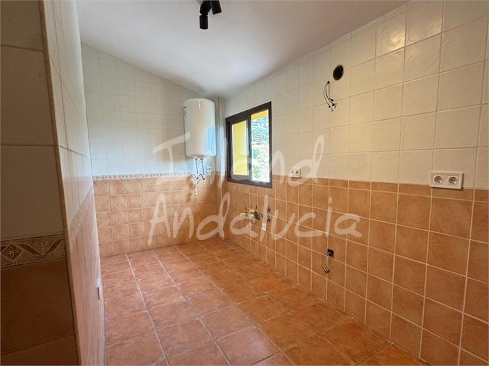 Apartment for Sale in Alcaucín