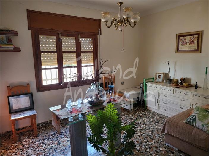 Villa for Sale in Fuente de Piedra