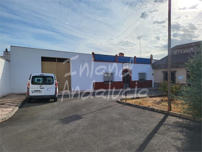 Villa for Sale in Fuente de Piedra