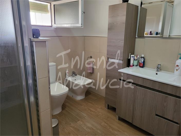 Villa for Sale in Fuente de Piedra