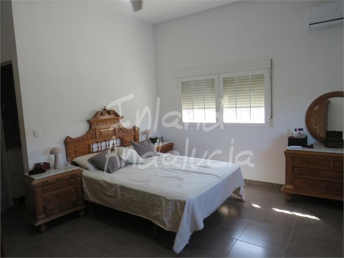 Chalet for Sale in Andújar