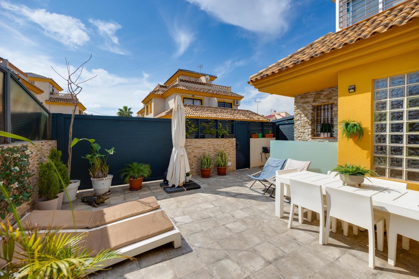 Chalet for Sale in Los Montesinos