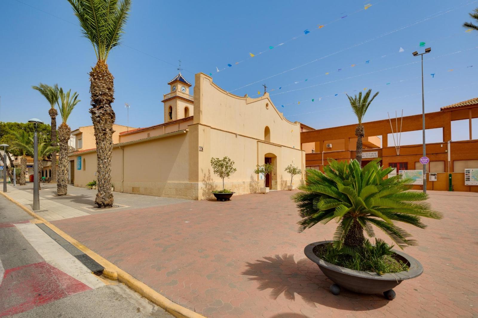 Chalet for Sale in Los Montesinos