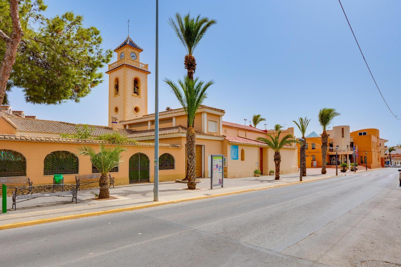 Chalet for Sale in Los Montesinos