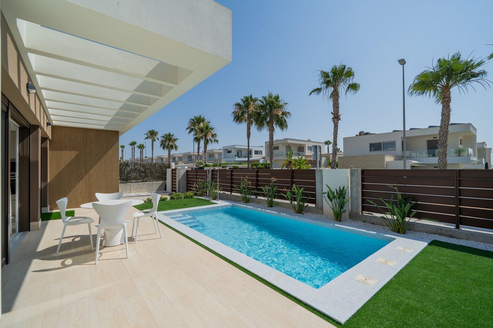 Villa for Sale in Los Montesinos