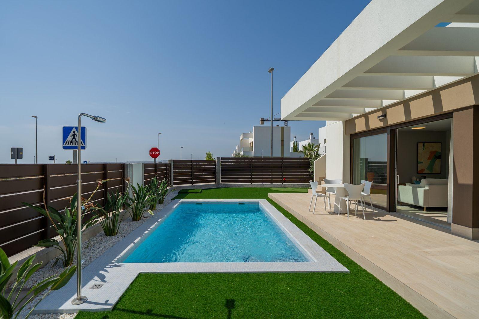 Villa for Sale in Los Montesinos