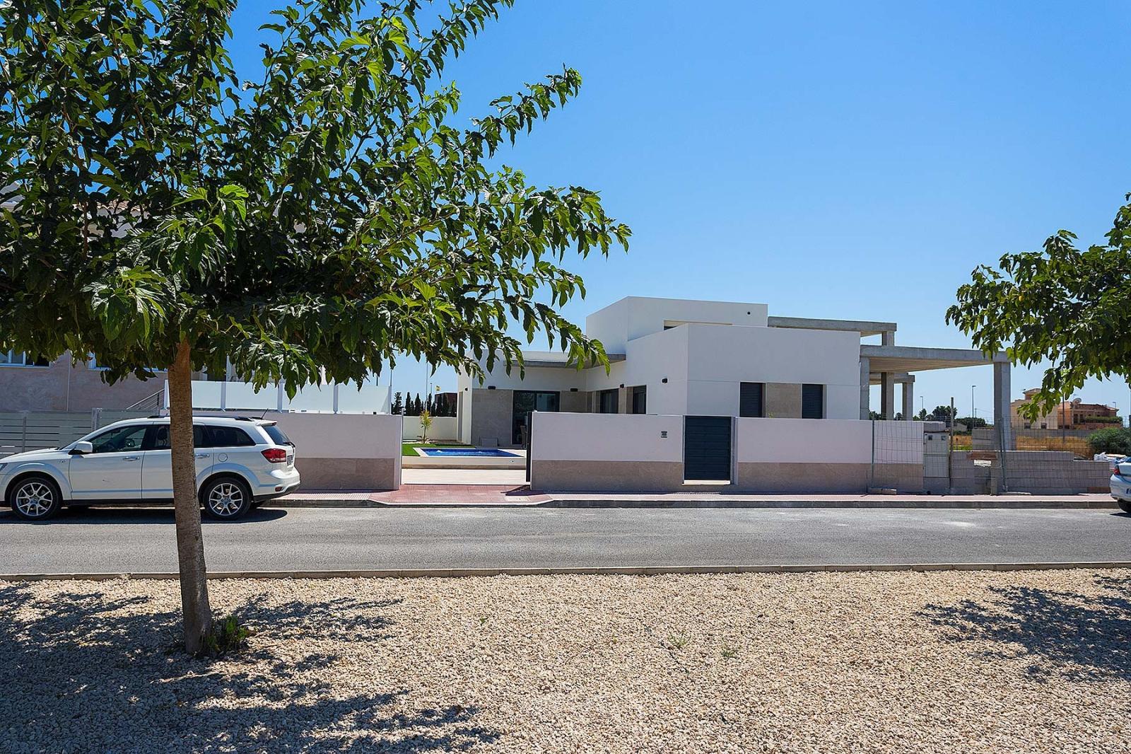 Chalet for Sale in Daya Nueva