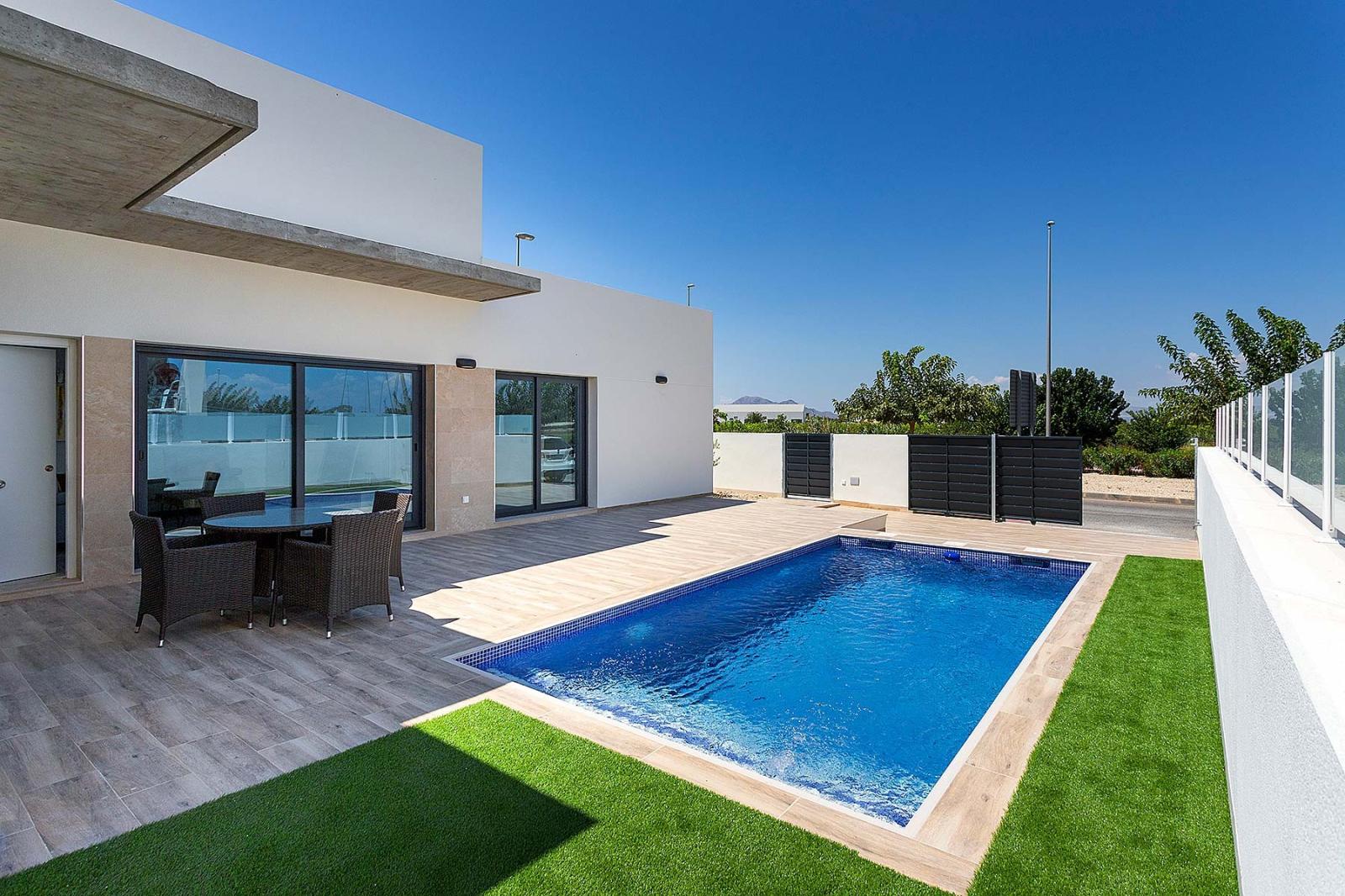 Chalet for Sale in Daya Nueva