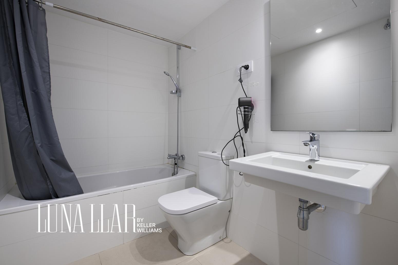 Flat for Sale in Cornellà de Llobregat