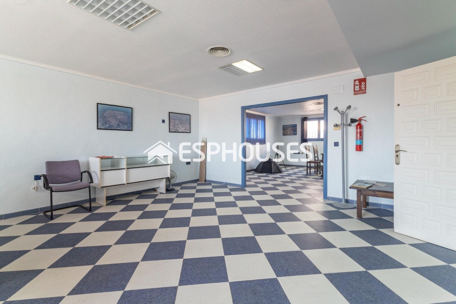 Premise for Sale in San Fulgencio