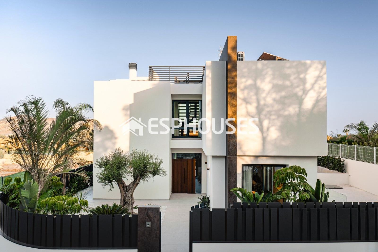 Villa for Sale in La Nucia