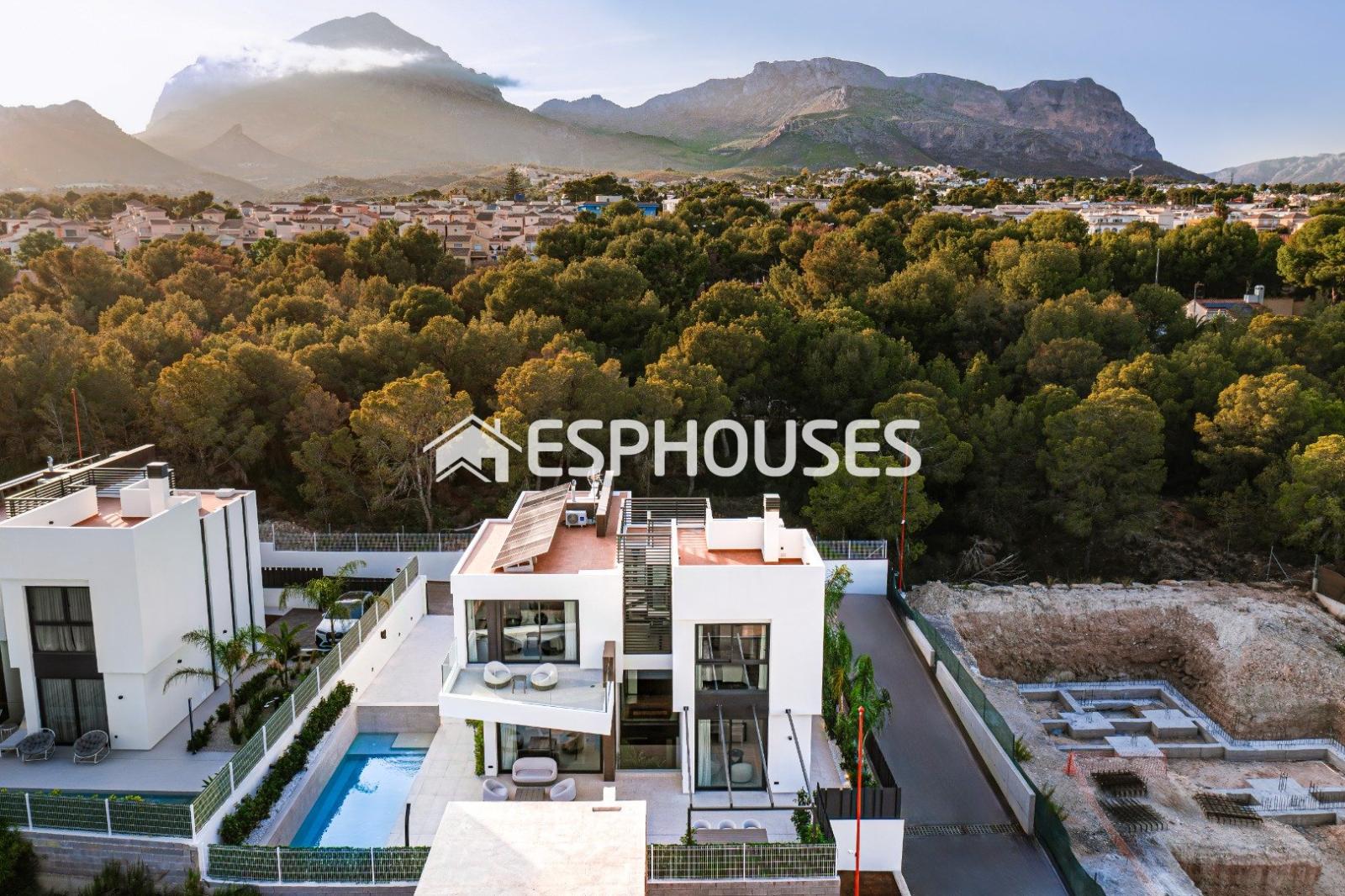 Villa for Sale in La Nucia