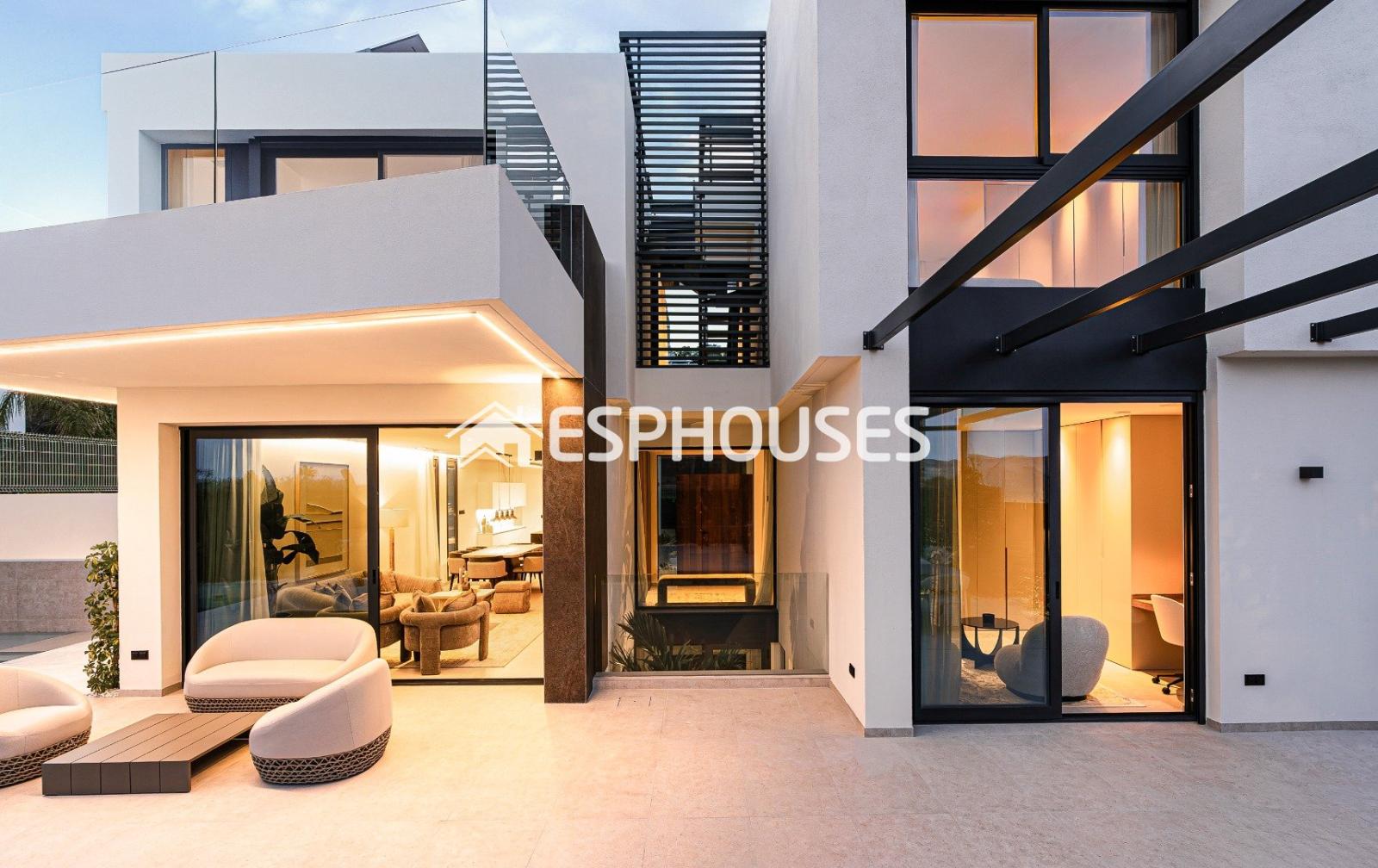 Villa for Sale in La Nucia