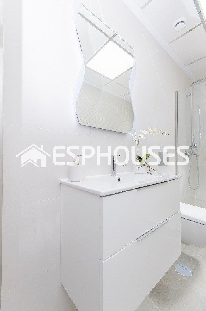 Bungalow for Sale in San Miguel de Salinas