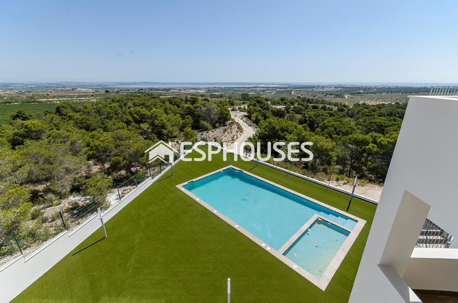 Bungalow for Sale in San Miguel de Salinas