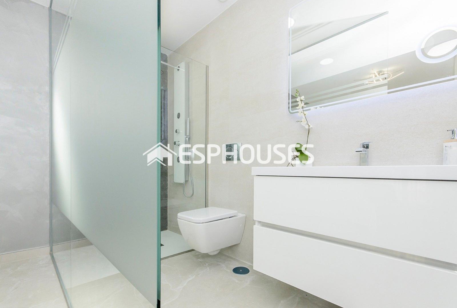 Bungalow for Sale in San Miguel de Salinas