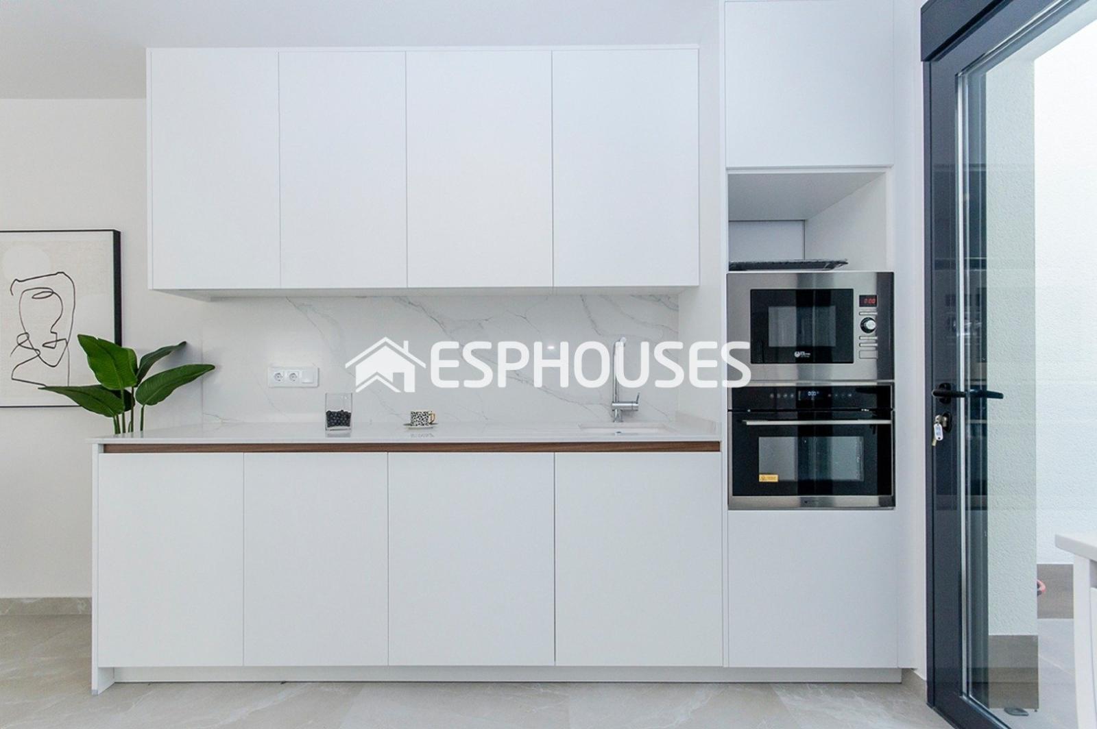 Bungalow for Sale in San Miguel de Salinas