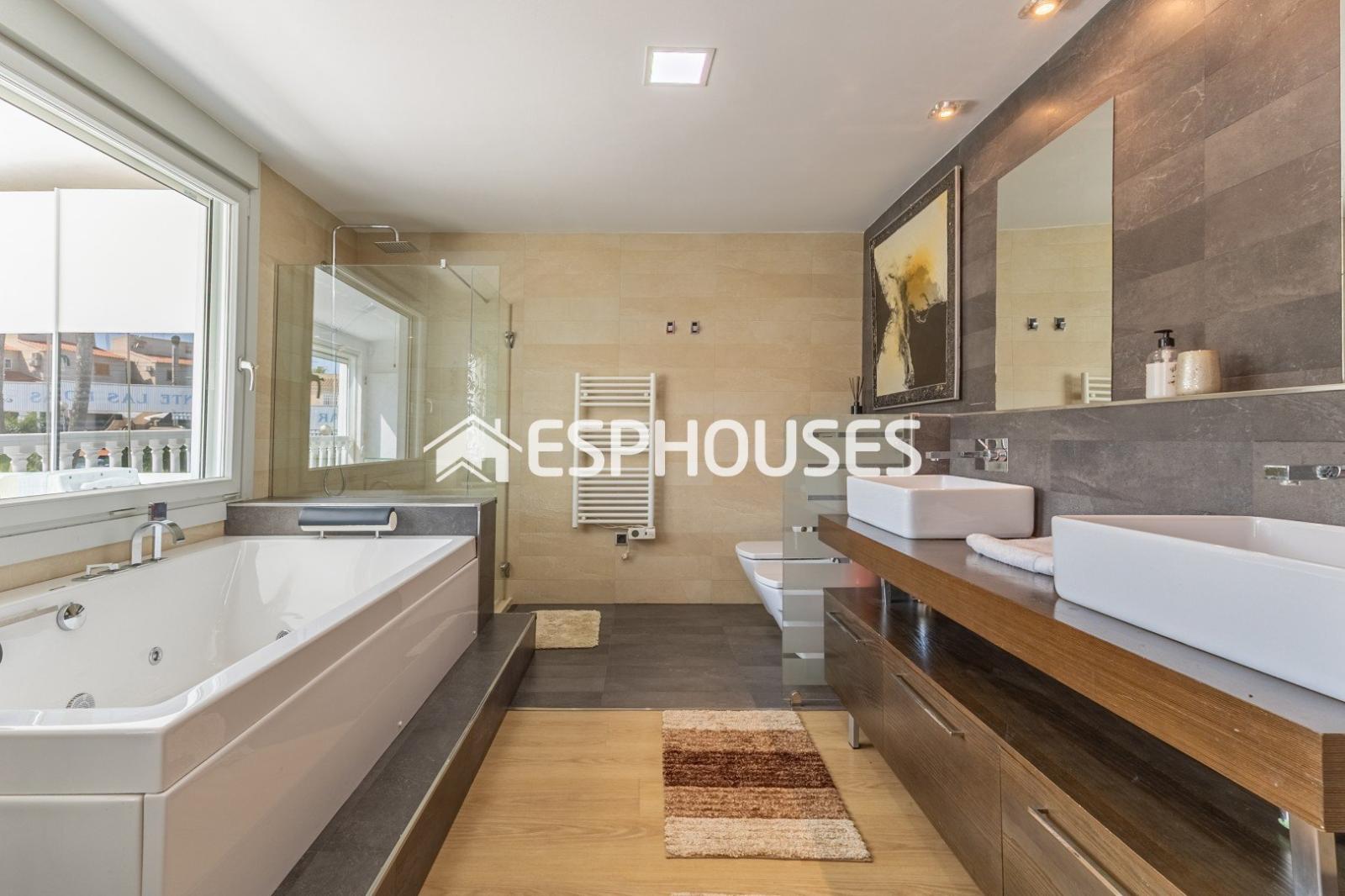 Bungalow for Sale in Guardamar del Segura