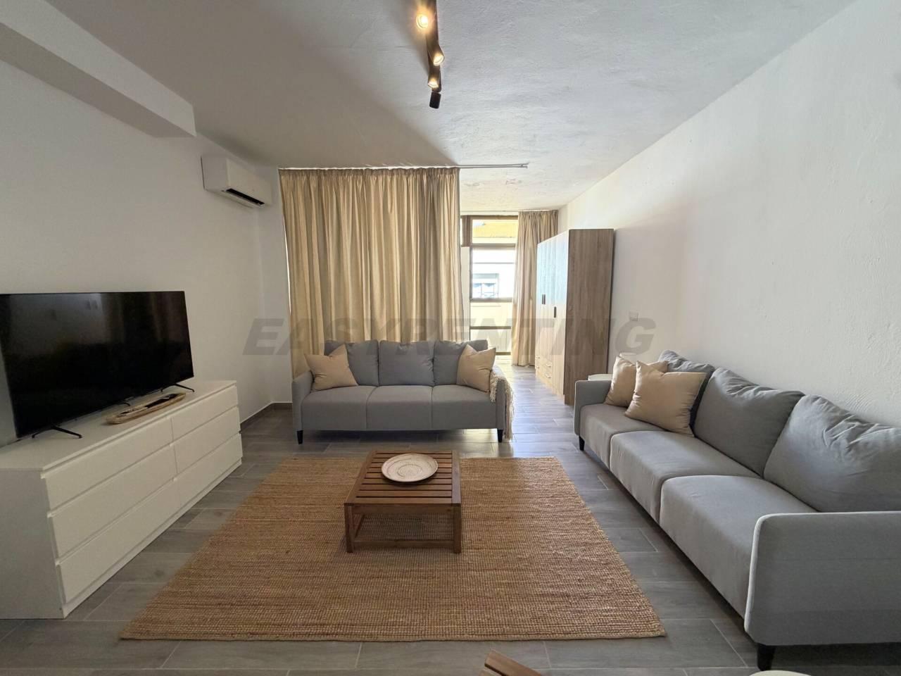 Flat for Rent in La Línea de la Concepción