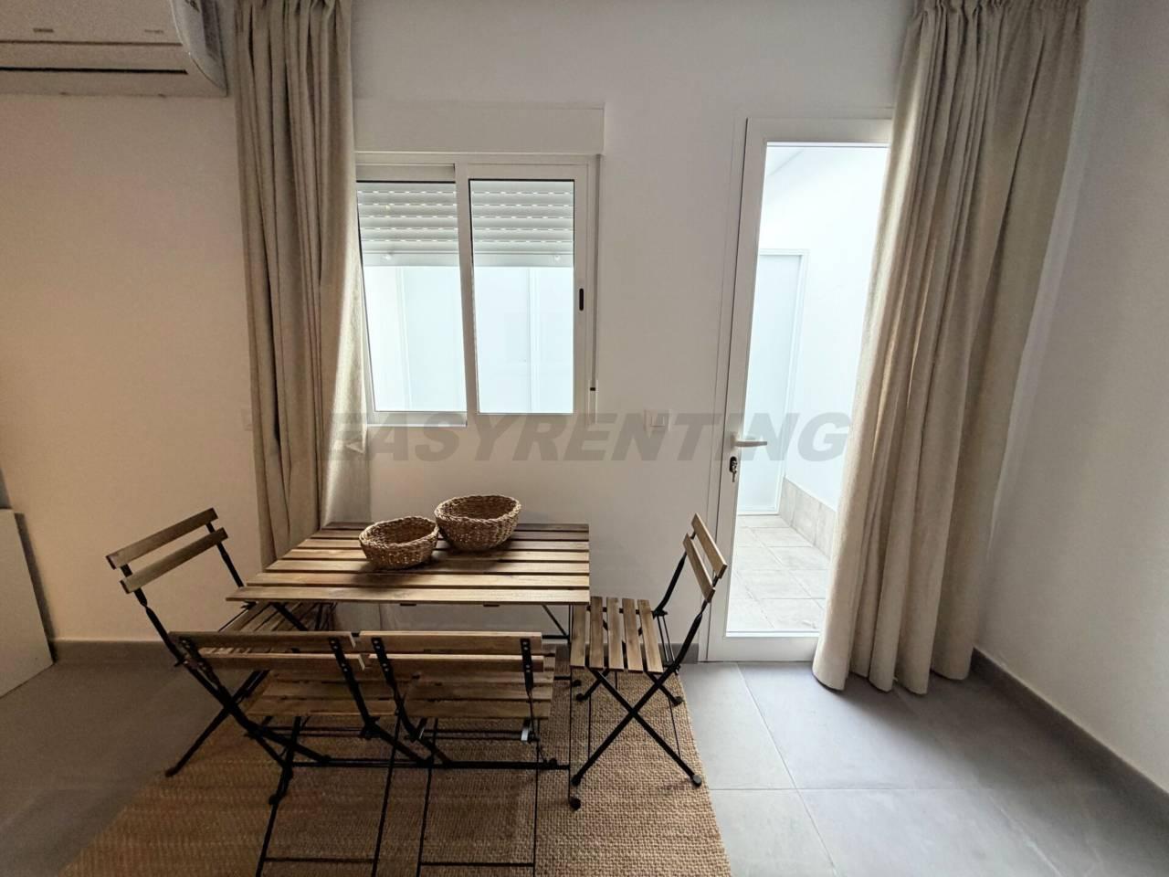 Flat for Rent in La Línea de la Concepción