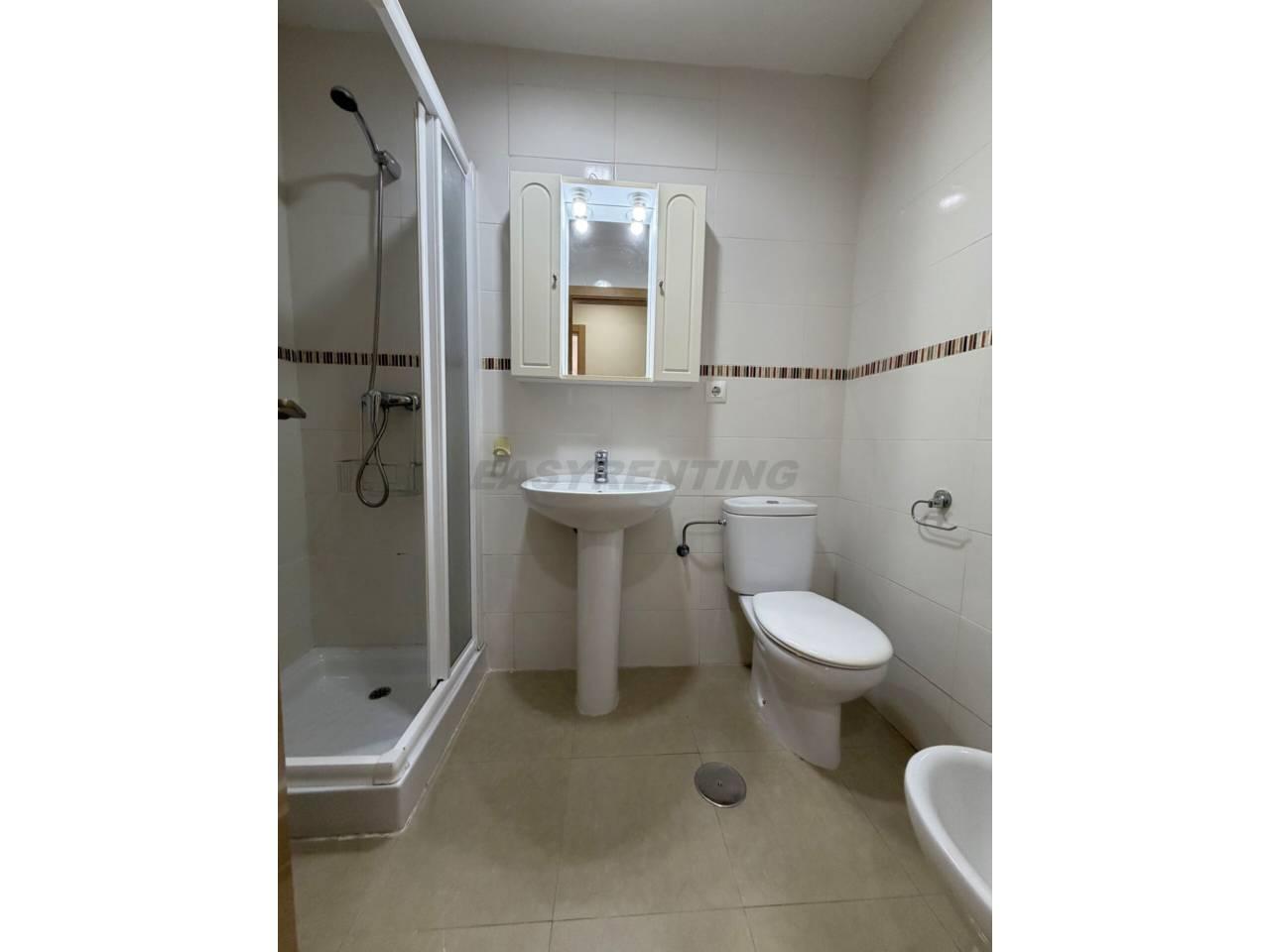 Flat for Rent in La Línea de la Concepción