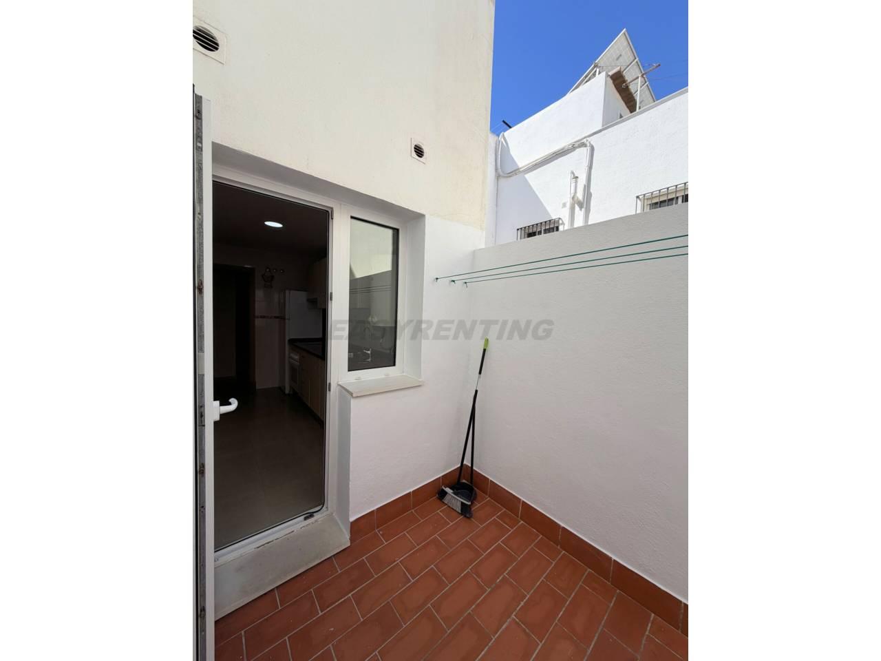 Flat for Rent in La Línea de la Concepción
