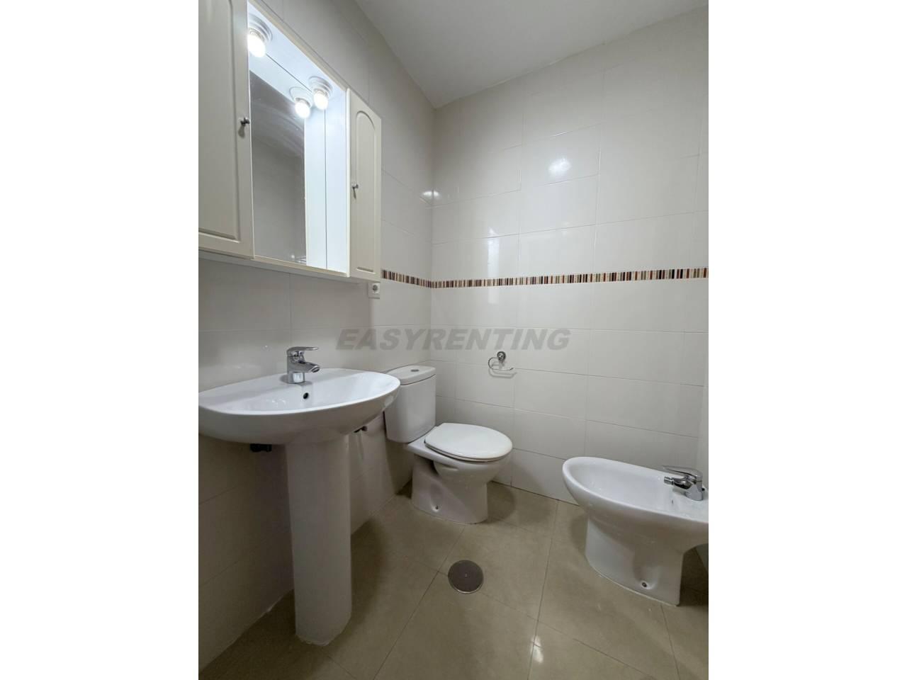 Flat for Rent in La Línea de la Concepción