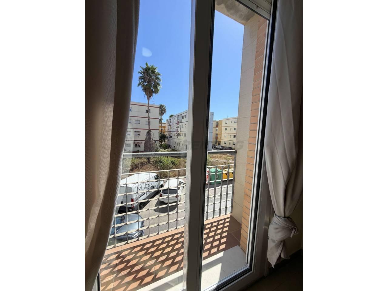 Flat for Rent in La Línea de la Concepción