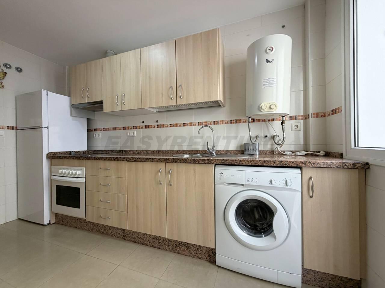 Flat for Rent in La Línea de la Concepción