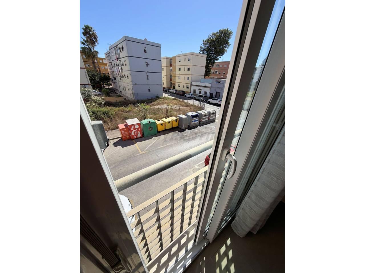Flat for Rent in La Línea de la Concepción