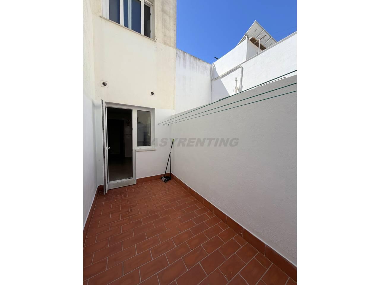 Flat for Rent in La Línea de la Concepción