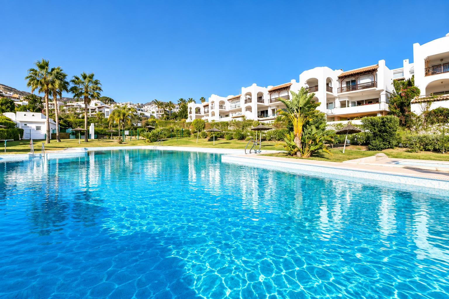 Semi-detached House for Rent in Benalmádena