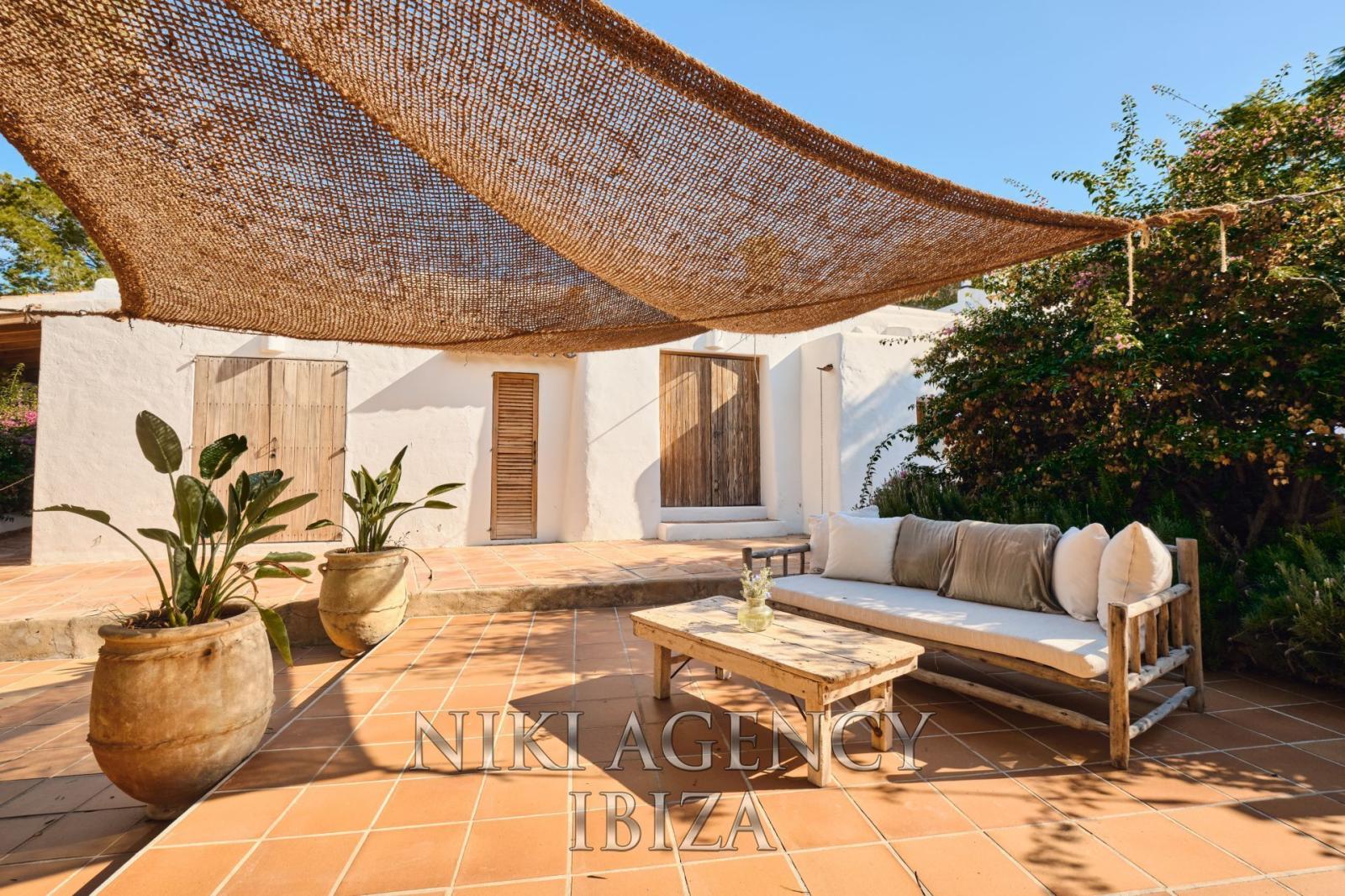 Chalet for Sale in Santa Eulalia del Río
