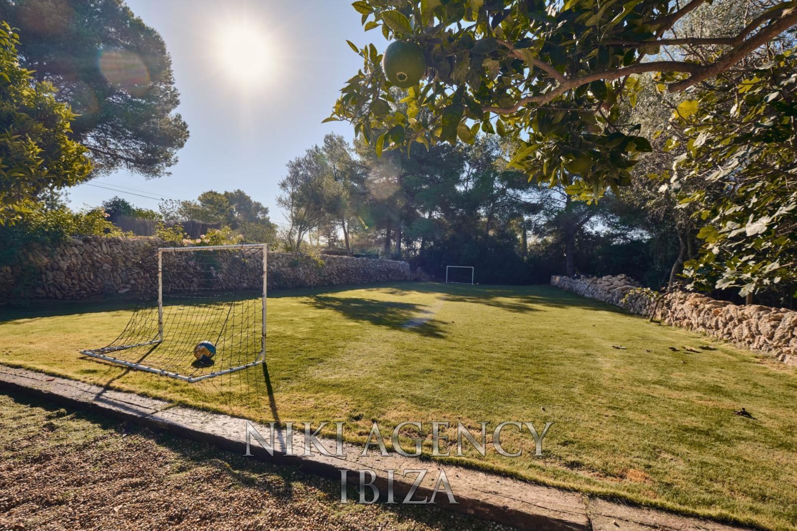 Chalet for Sale in Santa Eulalia del Río