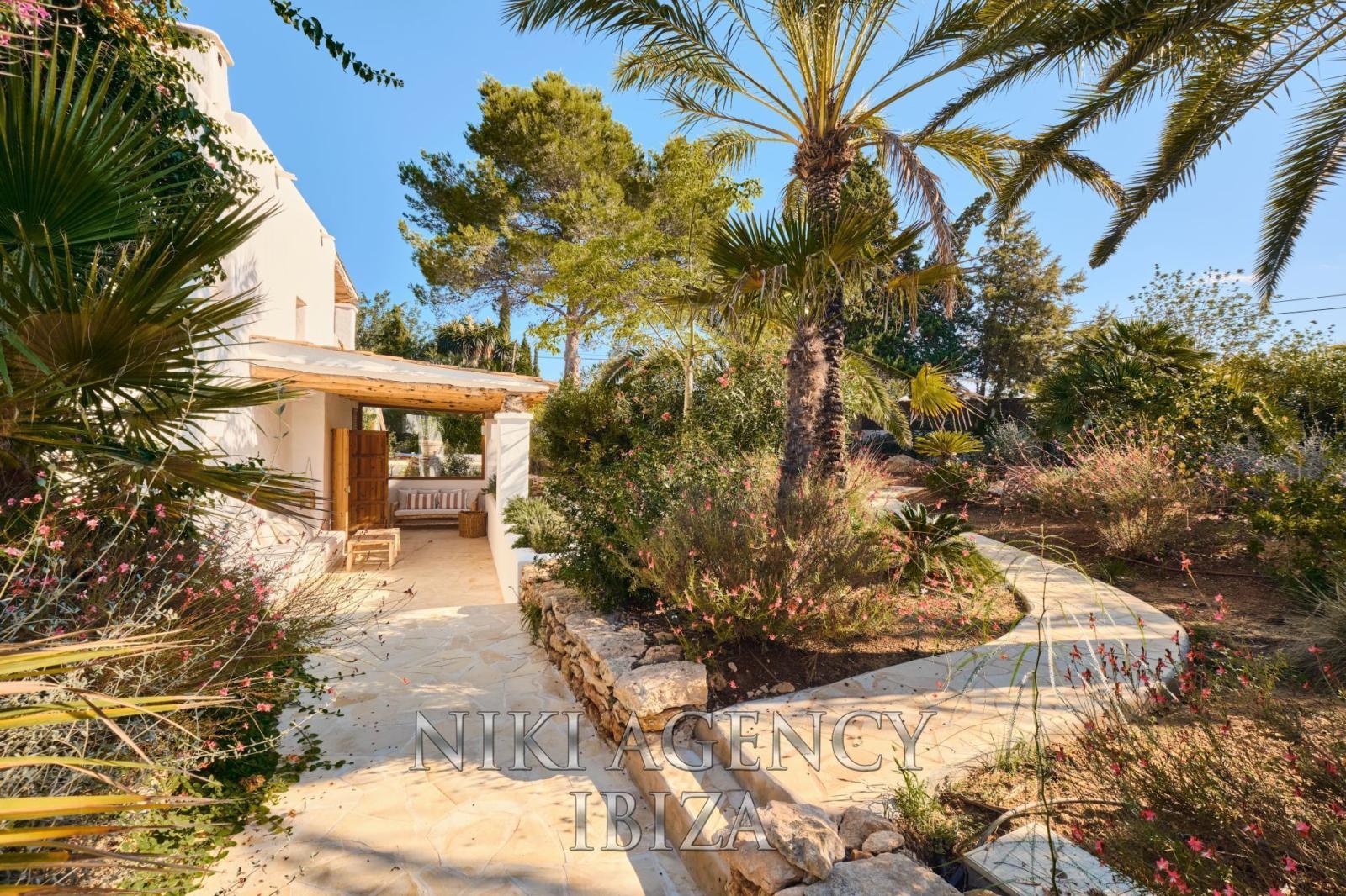 Chalet for Sale in Santa Eulalia del Río