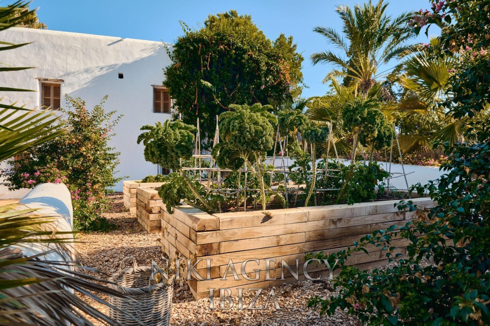 Chalet for Sale in Santa Eulalia del Río