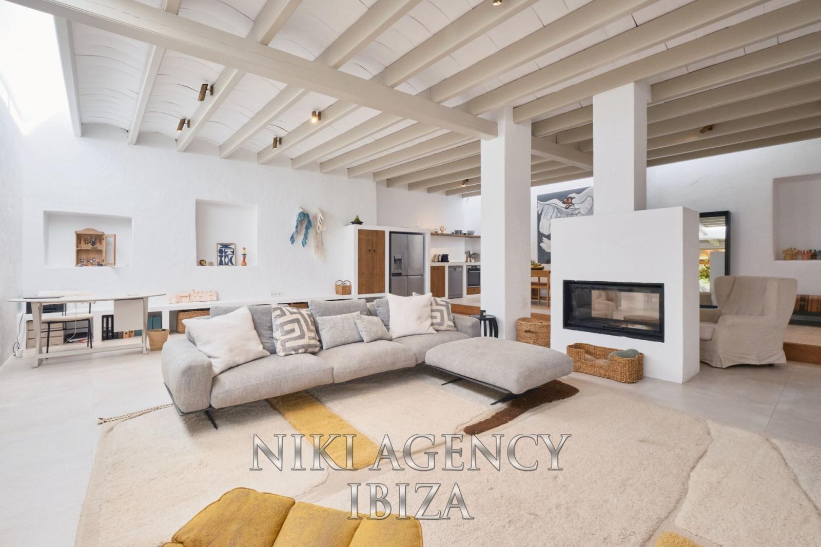 Chalet for Sale in Santa Eulalia del Río