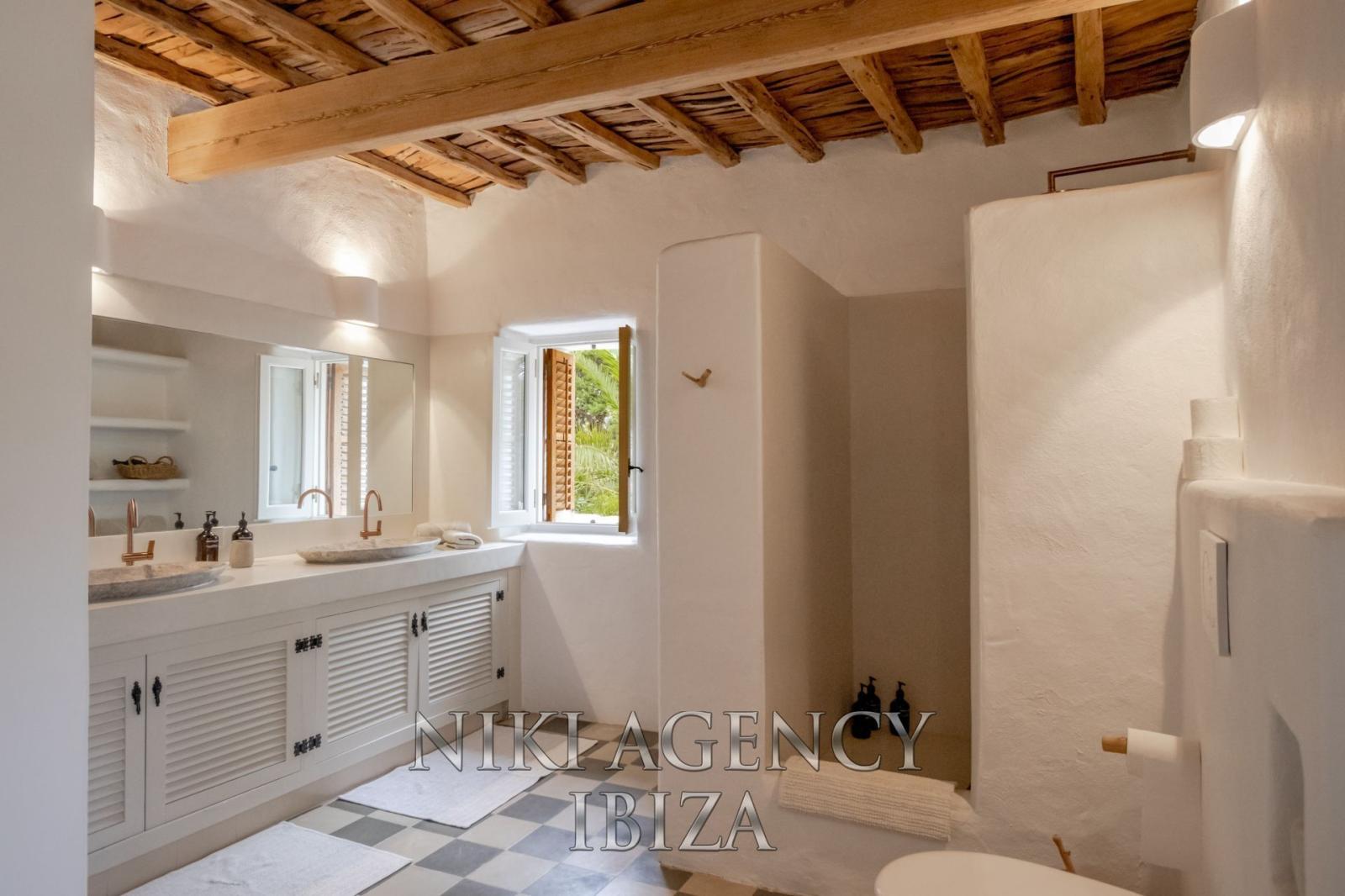 Chalet for Sale in Santa Eulalia del Río