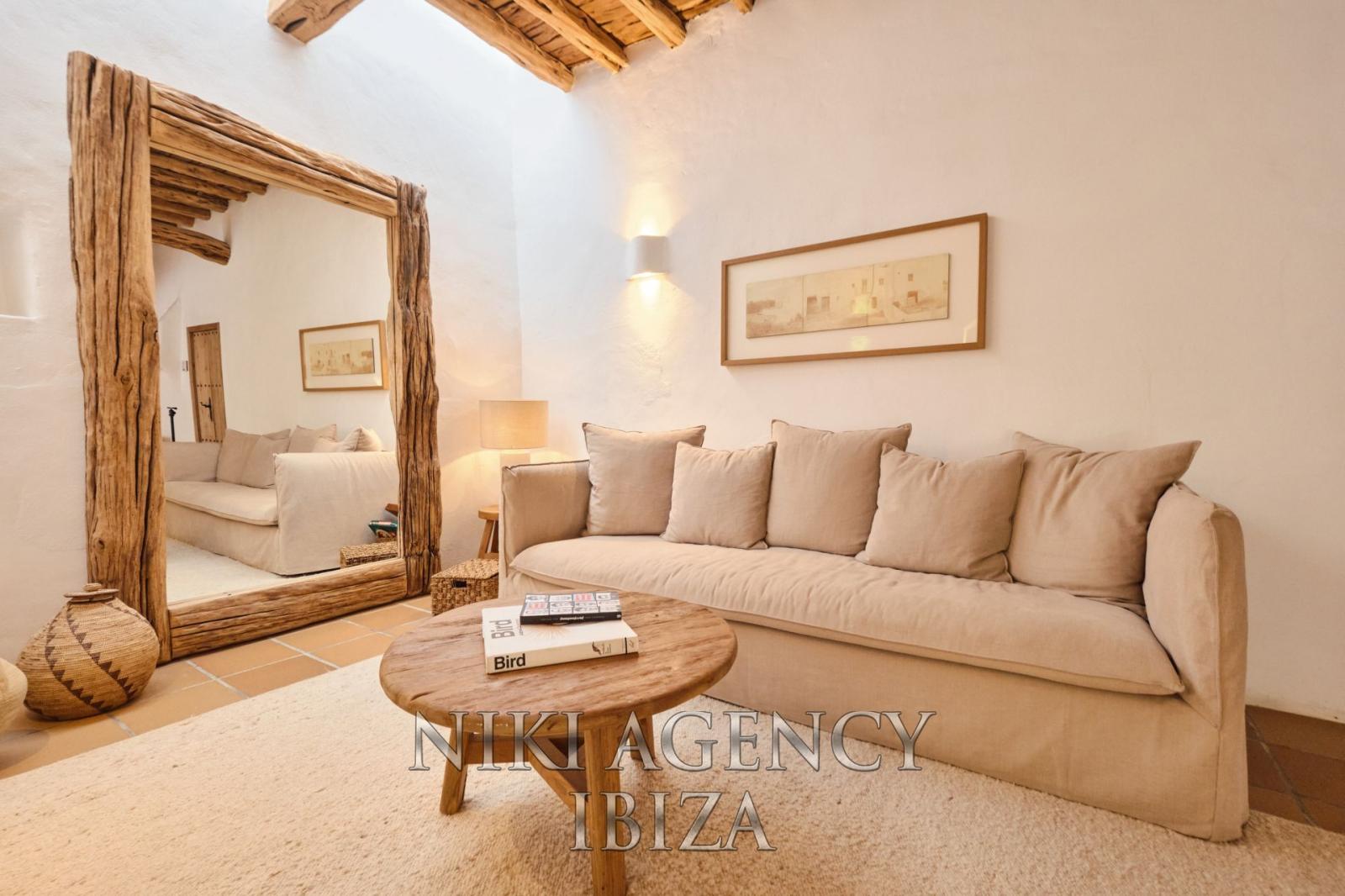Chalet for Sale in Santa Eulalia del Río