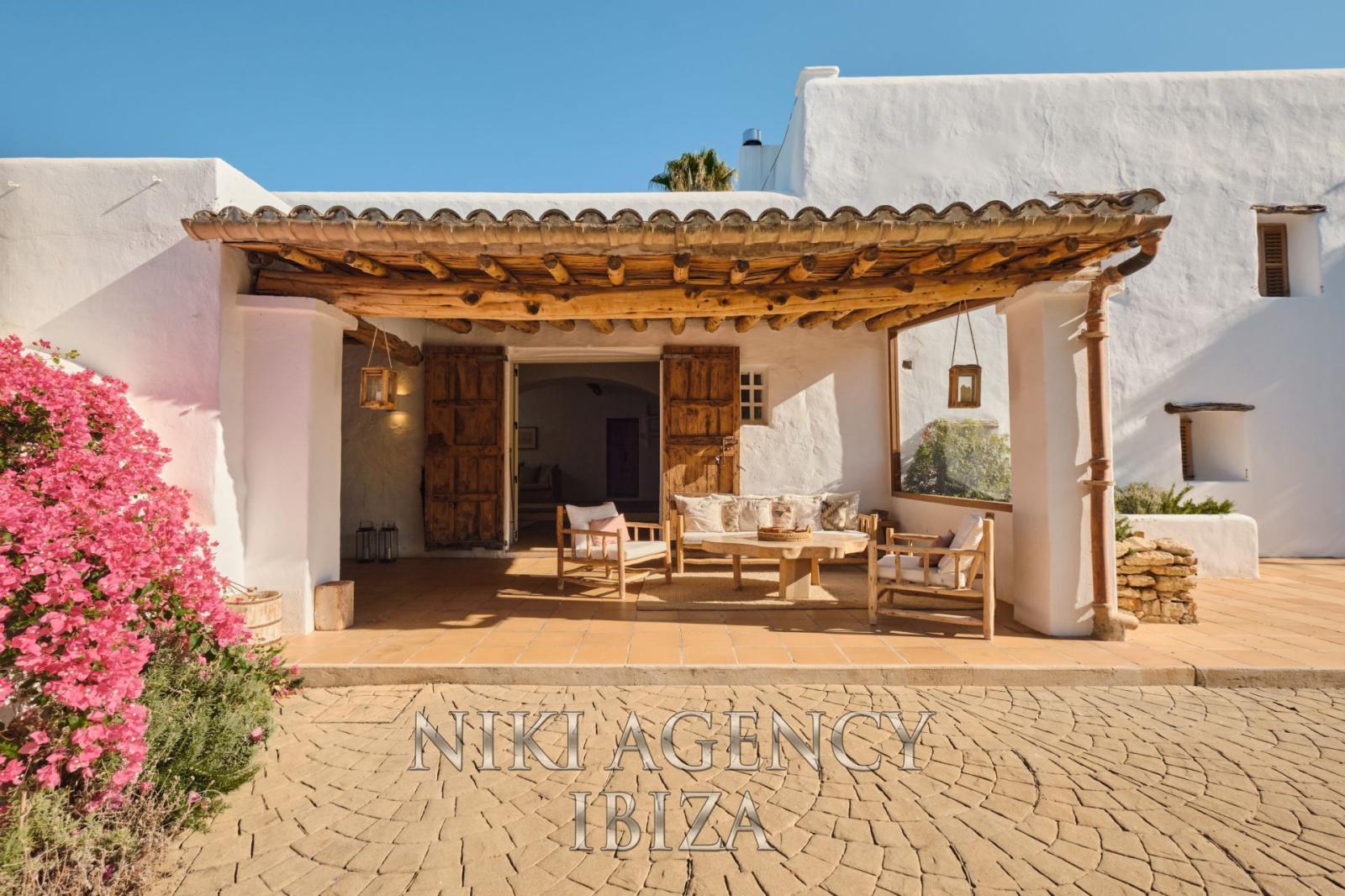 Chalet for Sale in Santa Eulalia del Río
