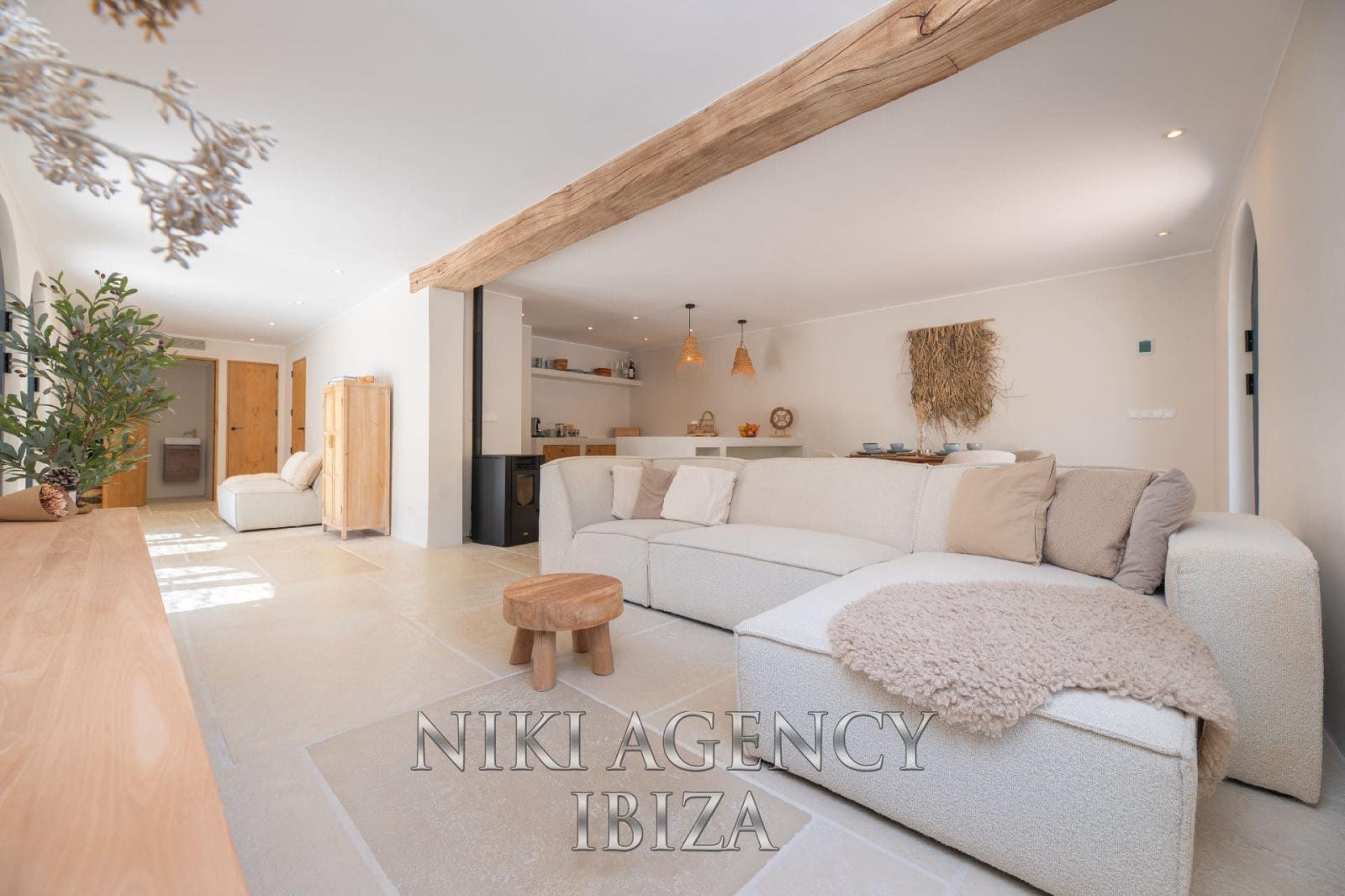 Chalet for Sale in Santa Eulalia del Río
