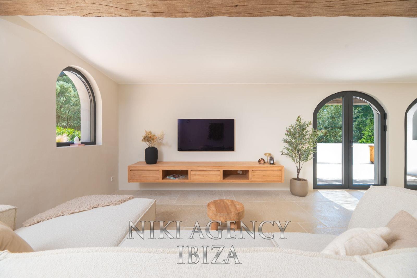 Chalet for Sale in Santa Eulalia del Río