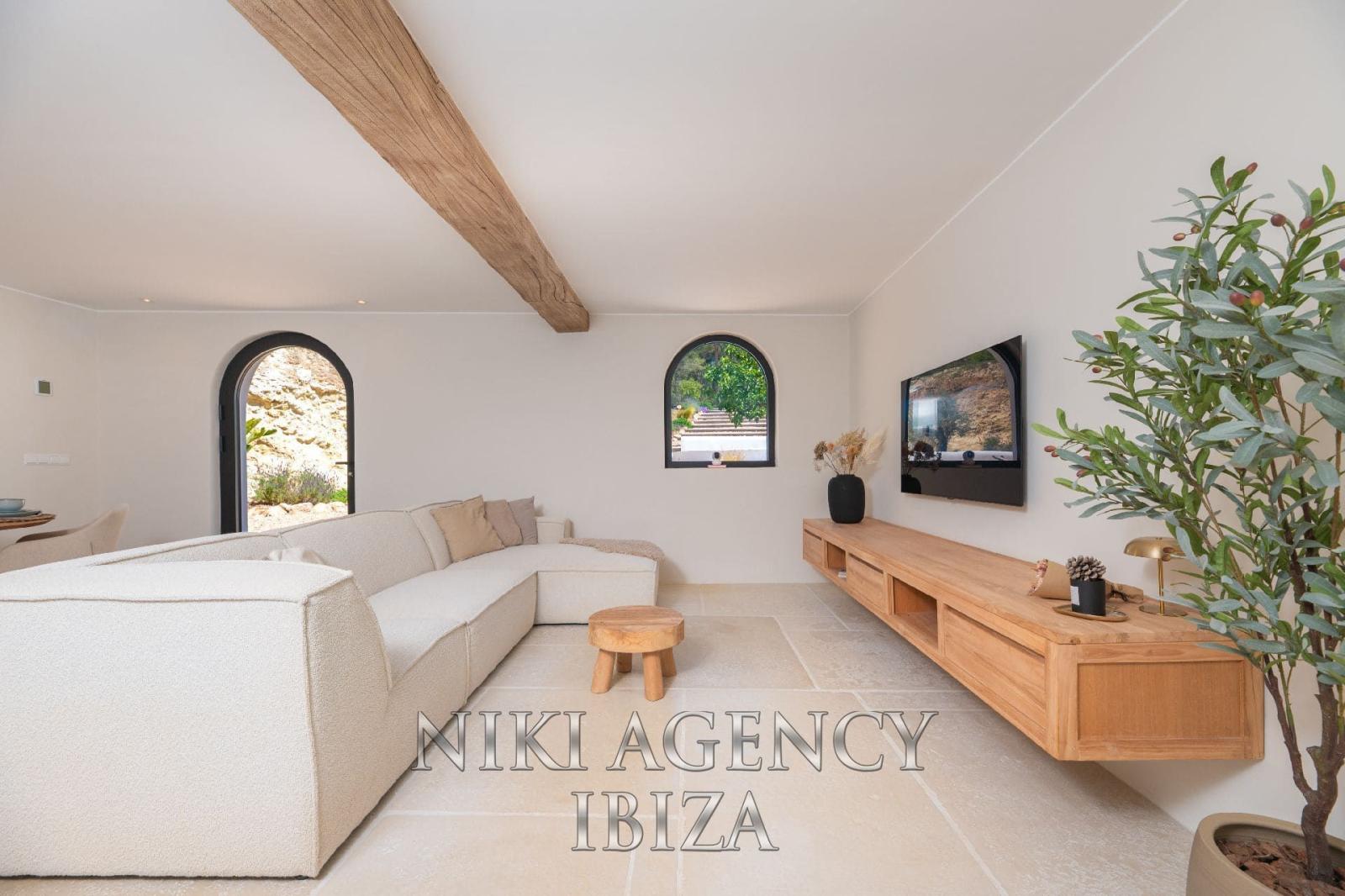Chalet for Sale in Santa Eulalia del Río