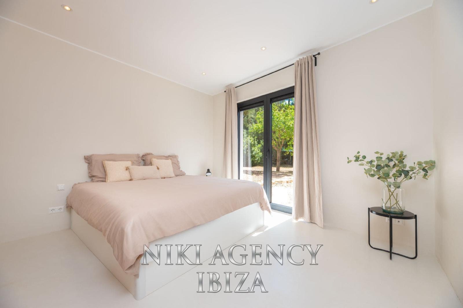 Chalet for Sale in Santa Eulalia del Río