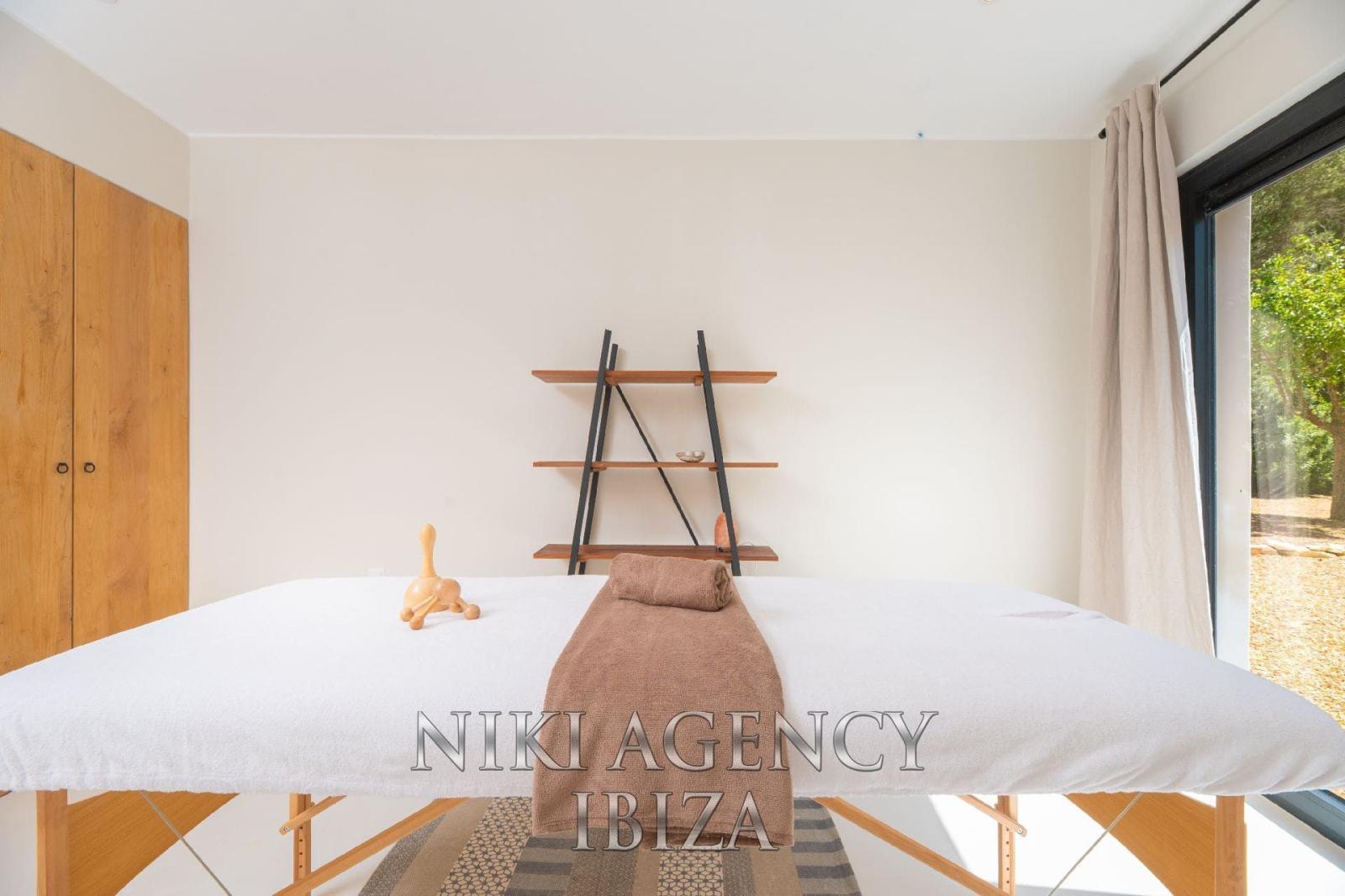 Chalet for Sale in Santa Eulalia del Río