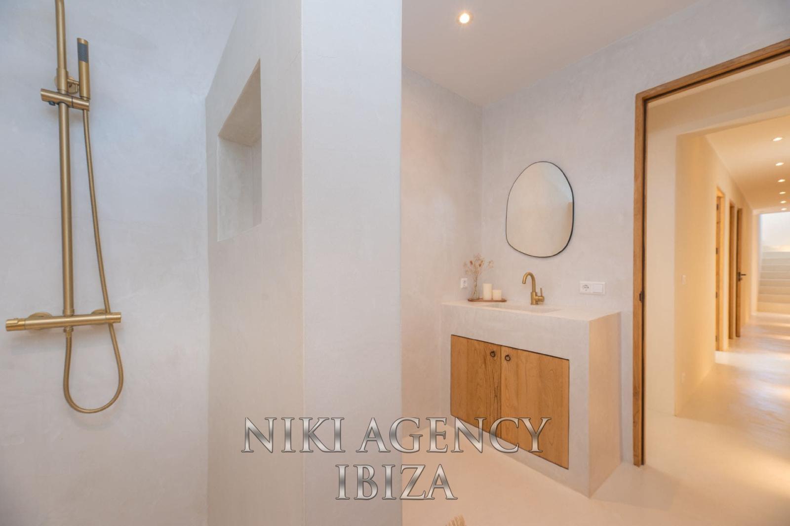 Chalet for Sale in Santa Eulalia del Río